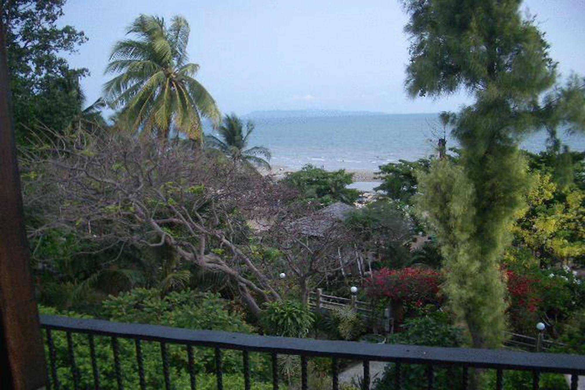 Momchailai Pattaya Retreat Exterior foto